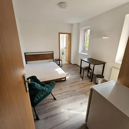 Neu Renoviert Private Mit Bad Und Kueche بيت ضيافة روستوك