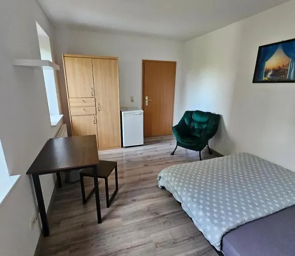 Neu Renoviert Private Mit Bad Und Kueche Pensionat Rostock