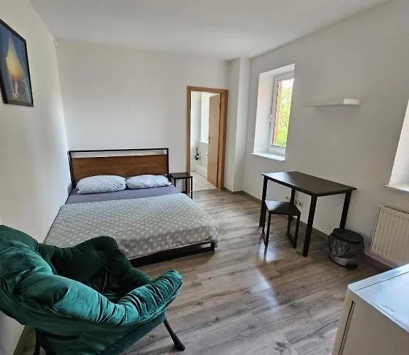Neu Renoviert Private Mit Bad Und Kueche Pensionat 3*