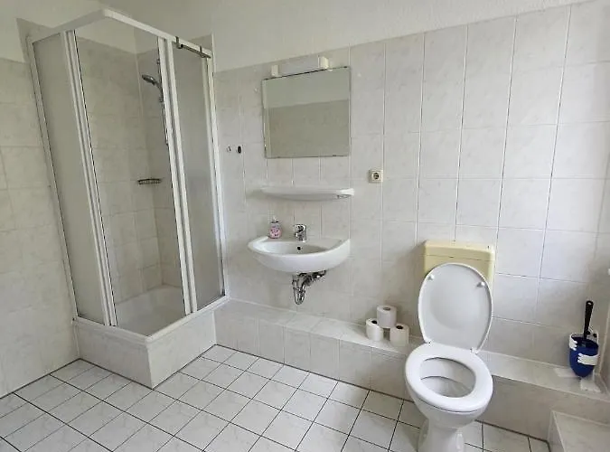 Neu Renoviert Private Mit Bad Und Kueche 3* Rostock
